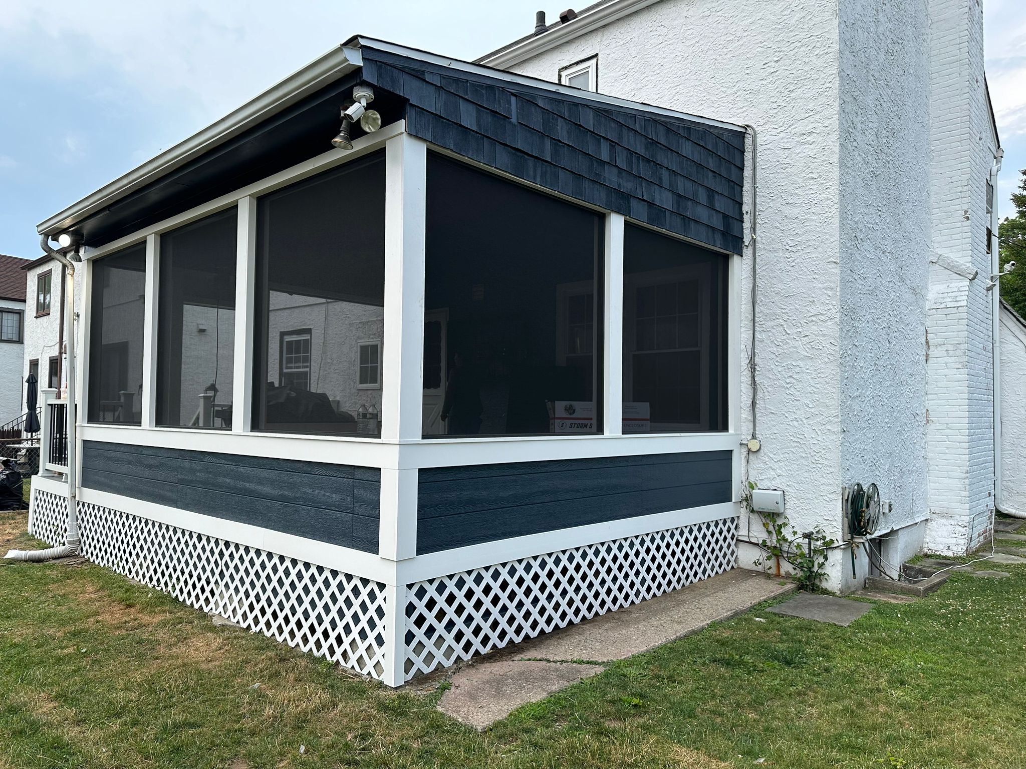 Screened In Porch - Image 16